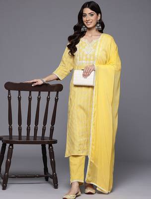 Women Regular Thread Work Kurta with Trousers & With Dupatta 7
