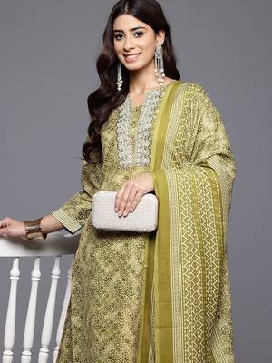 Ethnic Motifs Printed Zari Kurta With Trousers & Dupatta 2