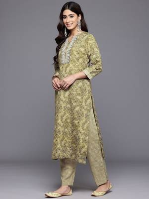 Ethnic Motifs Printed Zari Kurta With Trousers & Dupatta 6