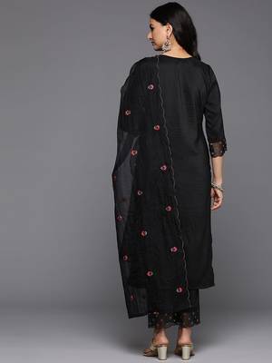 Floral Embroidered Thread Work Kurta With Trousers & Dupatta 6