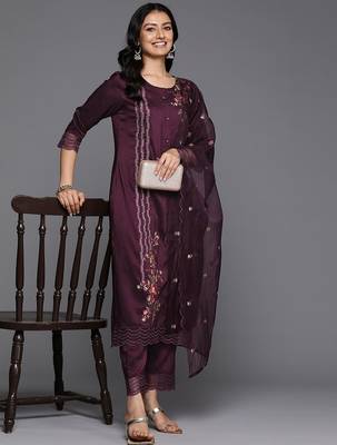 Floral Embroidered Thread Work Kurta With Trousers & Dupatta 1