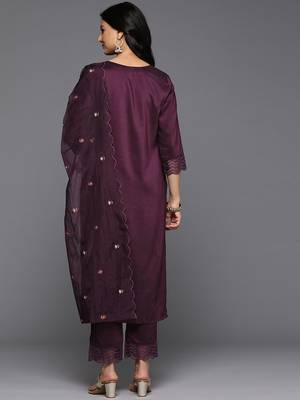 Floral Embroidered Thread Work Kurta With Trousers & Dupatta 7
