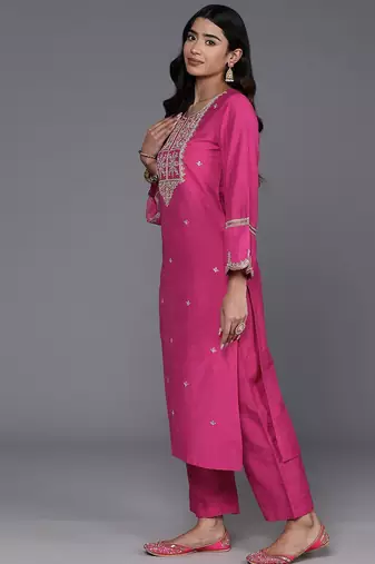 Round Neck Floral Embroidered Regular Straight Kurta with Trousers & With Dupatta