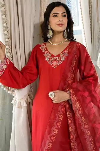 Ethnic Motifs Embroidered Straight Kurta & Trousers With Dupatta