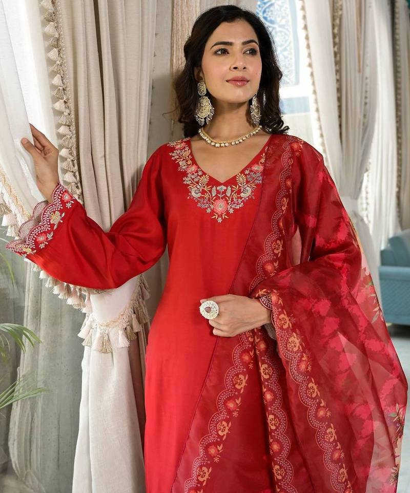 Ethnic Motifs Embroidered Straight Kurta & Trousers With Dupatta