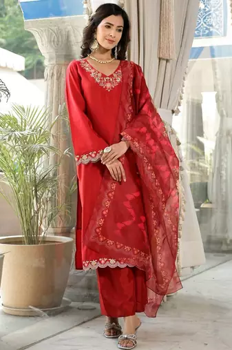 Ethnic Motifs Embroidered Straight Kurta & Trousers With Dupatta