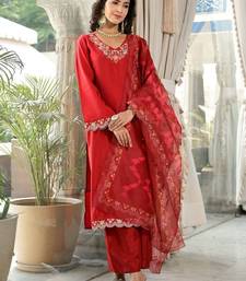 Ethnic Motifs Embroidered Straight Kurta & Trousers With Dupatta
