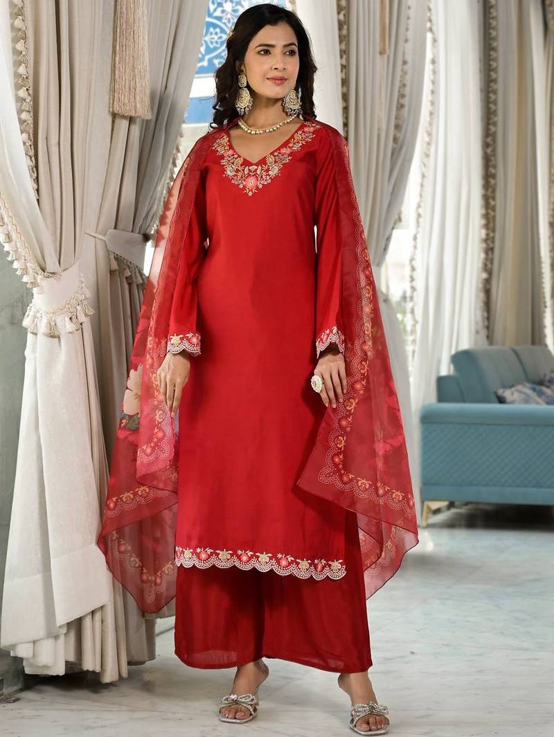 Ethnic Motifs Embroidered Straight Kurta & Trousers With Dupatta