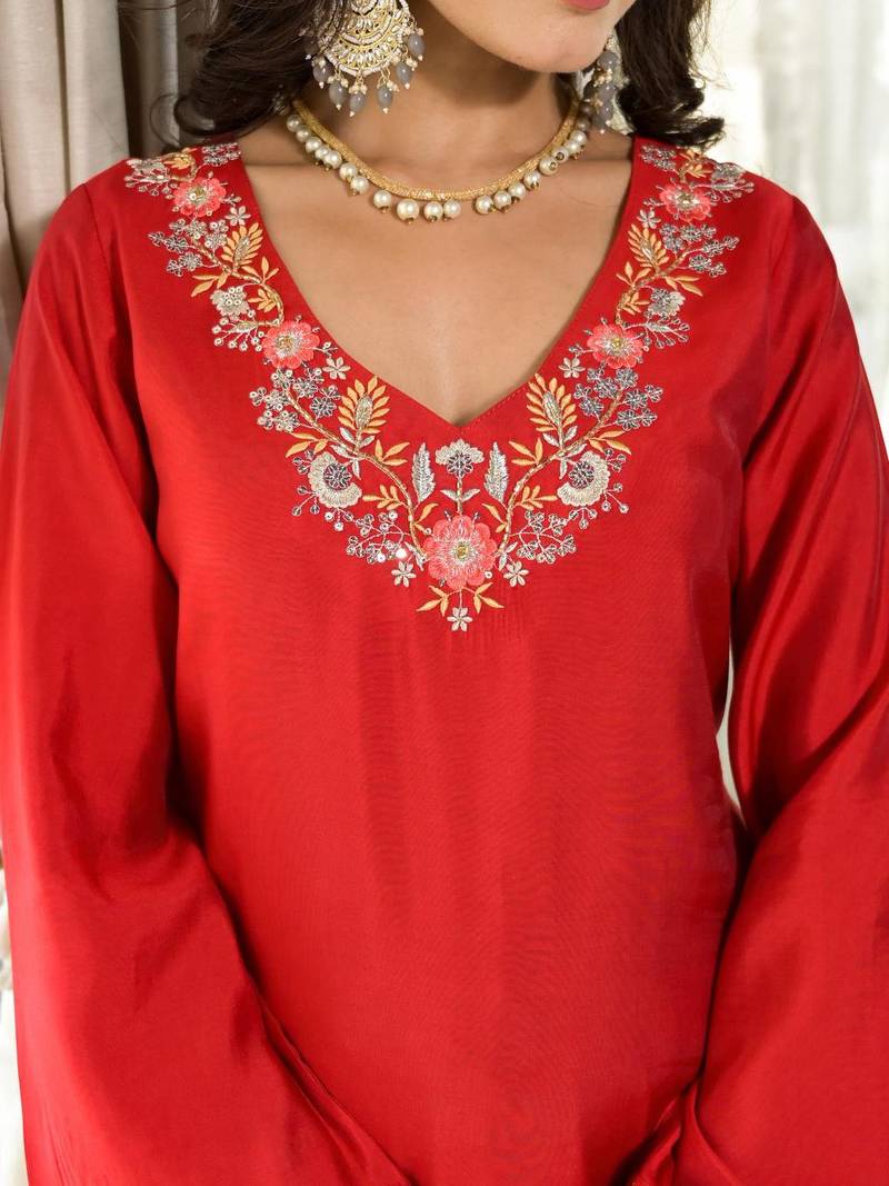 Ethnic Motifs Embroidered Straight Kurta & Trousers With Dupatta