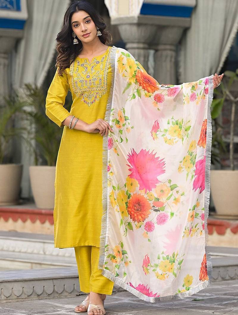 Ethnic Motifs Yoke Design Regular Thread Work Kurta with Trousers & With Dupatta