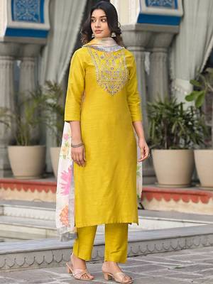 Ethnic Motifs Yoke Design Regular Thread Work Kurta with Trousers & With Dupatta 5