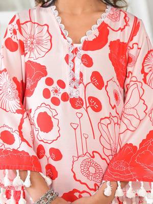 Women Floral Printed Regular Kurta with Trousers 2