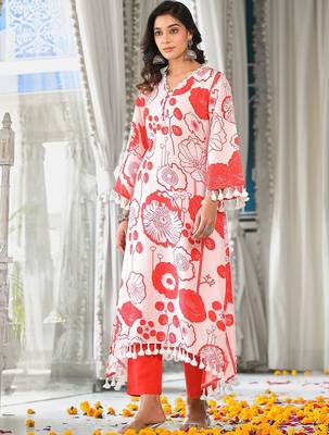 Women Floral Printed Regular Kurta with Trousers 5