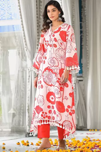 Women Floral Printed Regular Kurta with Trousers