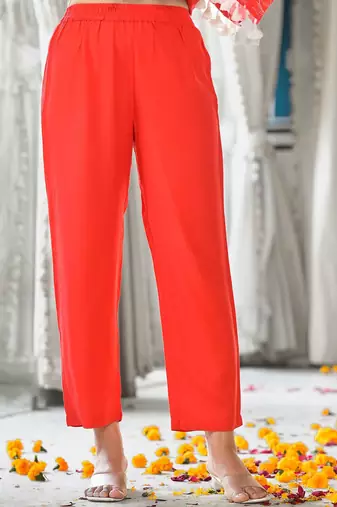 Women Floral Printed Regular Kurta with Trousers