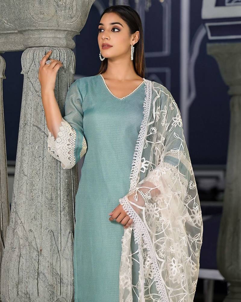 Regular Kurta with Trousers & Dupatta