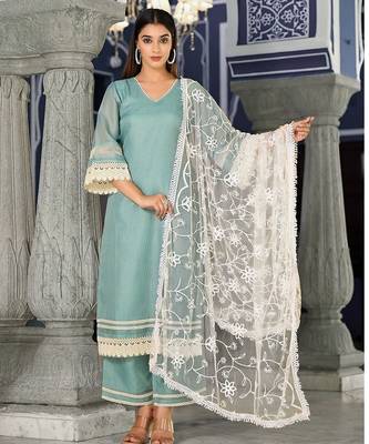 Regular Kurta with Trousers & Dupatta 1