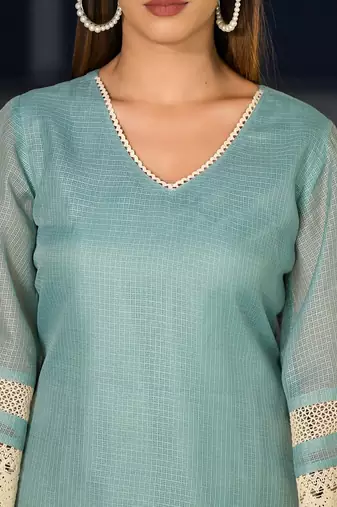 Regular Kurta with Trousers & Dupatta