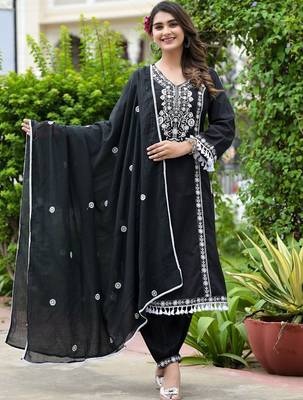 Ethnic Motifs Embroidered Thread Work Pure Cotton Kurta With Trousers & Dupatta 1