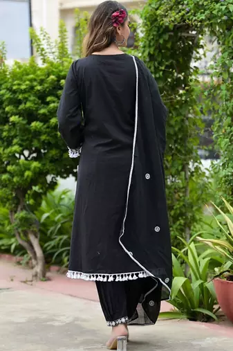 Ethnic Motifs Embroidered Thread Work Pure Cotton Kurta With Trousers & Dupatta