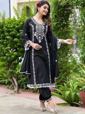 Ethnic Motifs Embroidered Thread Work Pure Cotton Kurta With Trousers & Dupatta 5