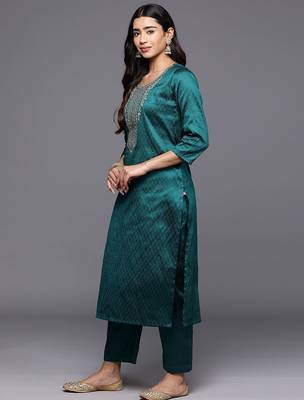 Women Ethnic Motifs Embroidered Straight Kurta with Trousers & With Dupatta 5