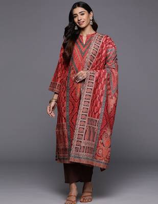 Women Paisley Printed Woolen Kurta Paired with Trousers & Printed Dupatta 1