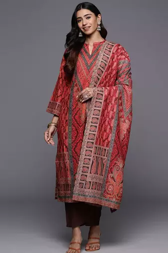 Women Paisley Printed Woolen Kurta Paired with Trousers & Printed Dupatta