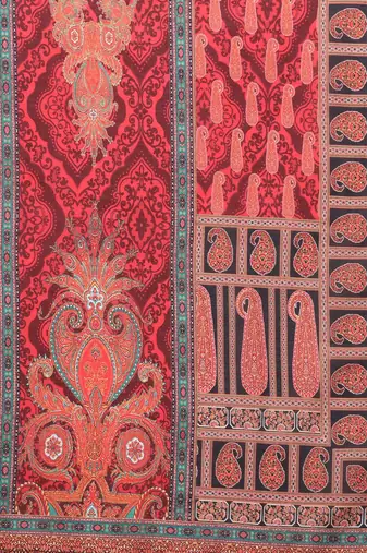 Women Paisley Printed Woolen Kurta Paired with Trousers & Printed Dupatta