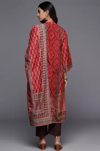Women Paisley Printed Woolen Kurta Paired with Trousers & Printed Dupatta