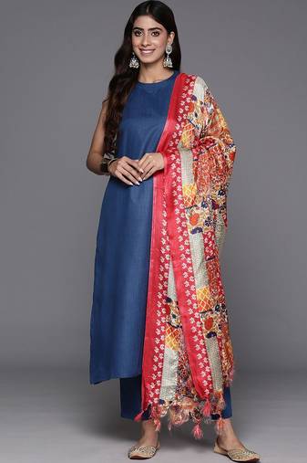 Halter Neck Regular Kurta with Trousers & Dupatta