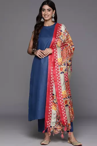 Halter Neck Regular Kurta with Trousers & Dupatta