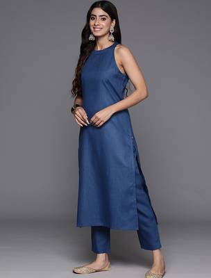 Halter Neck Regular Kurta with Trousers & Dupatta 6