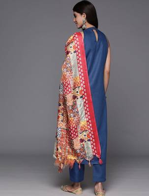 Halter Neck Regular Kurta with Trousers & Dupatta 7