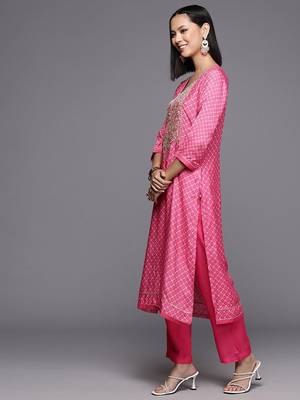 Women Floral Yoke Design Regular Pure Cotton Kurta with Trousers & Dupatta 6