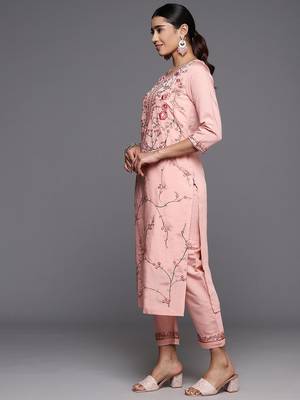 Women Floral Embroidered Regular Thread Work Kurta with Trousers & Dupatta 6