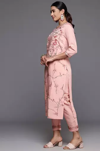 Women Floral Embroidered Regular Thread Work Kurta with Trousers & Dupatta