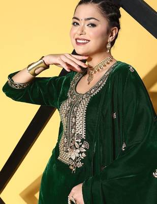 Zari Embroidered Straight Velvet Winter Kurta with Trousers & Embroidered Dupatta 2