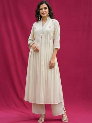 Women Ethnic Motifs Printed Tiered Pure Cotton Kurta with Palazzos 3