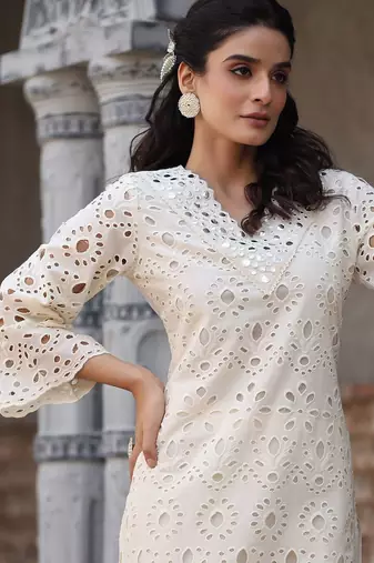 Women Floral Embroidered Regular Pure Cotton Kurta with Trousers