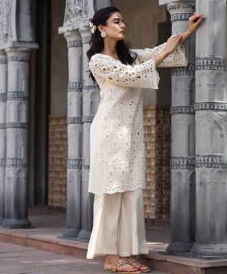 Women Floral Embroidered Regular Pure Cotton Kurta with Trousers 4