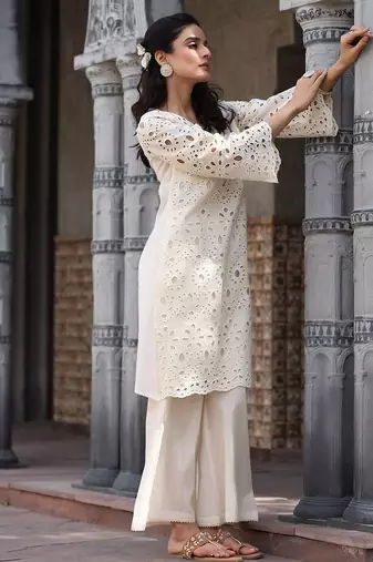 Women Floral Embroidered Regular Pure Cotton Kurta with Trousers