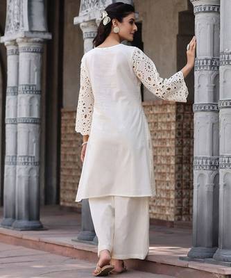 Women Floral Embroidered Regular Pure Cotton Kurta with Trousers 5