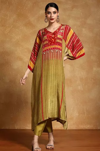 Women Printed Regular Sequinned Kurta with Trousers