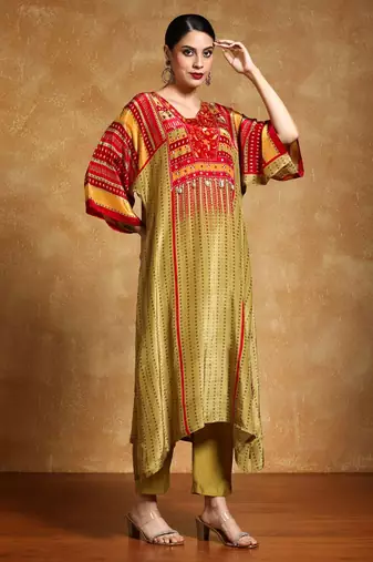 Women Printed Regular Sequinned Kurta with Trousers