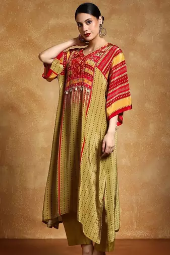 Women Printed Regular Sequinned Kurta with Trousers