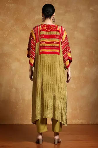Women Printed Regular Sequinned Kurta with Trousers