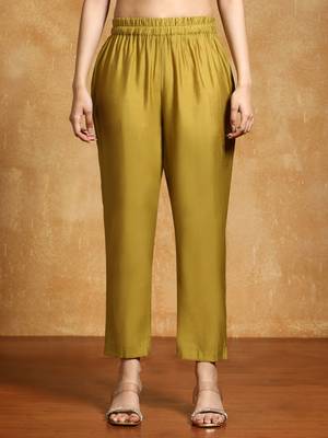 Women Printed Regular Sequinned Kurta with Trousers 7