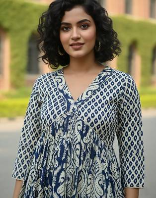 Women Ethnic Motifs Printed Empire Kurta with Trousers 2