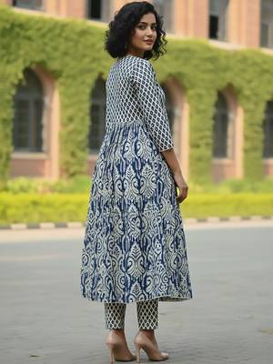 Women Ethnic Motifs Printed Empire Kurta with Trousers 3